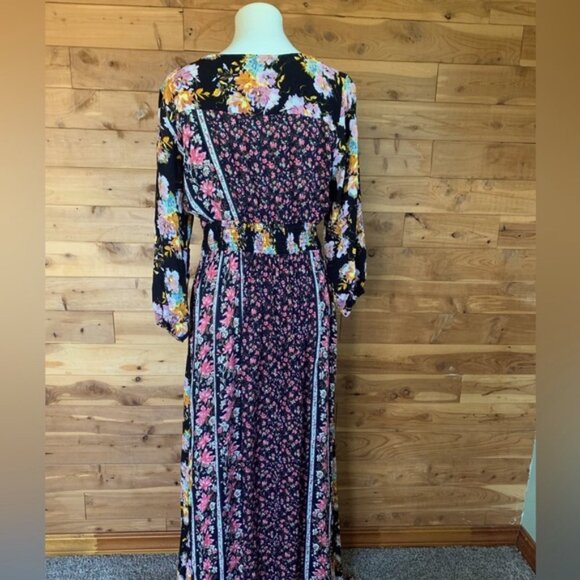Boutique ODDY NWT Floral Boho Festival Patchwork Shark Hem Dress Size Large - Picture 4 of 6